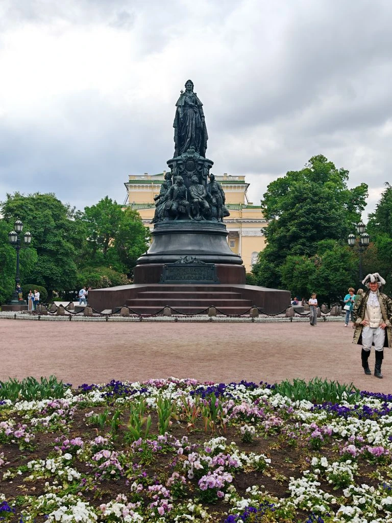 С Днем России🇷🇺!

#ЛюбовькПетербургу