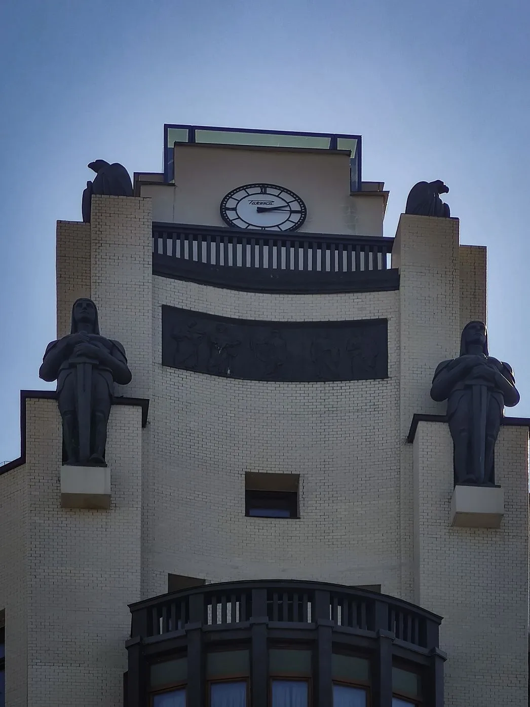 Итак, искатели приключений, представляю вам свой второй роман...

"ВОПРОС ВРЕМЕНИ"

Подсказок я дава