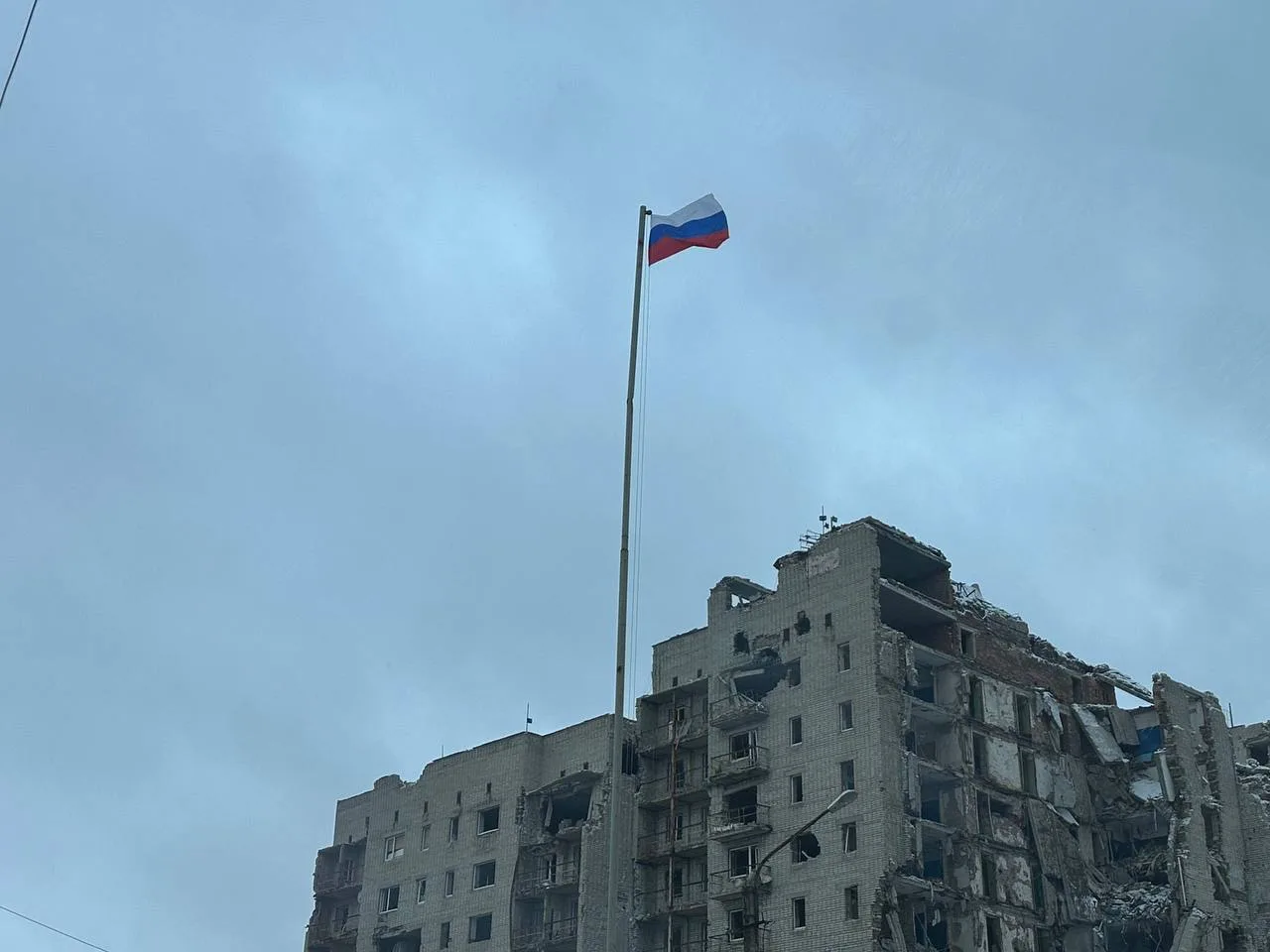 С Днём России! Независимой ни от кого

Сегодня отмечается самый неоднозначный и непонятый праздник в