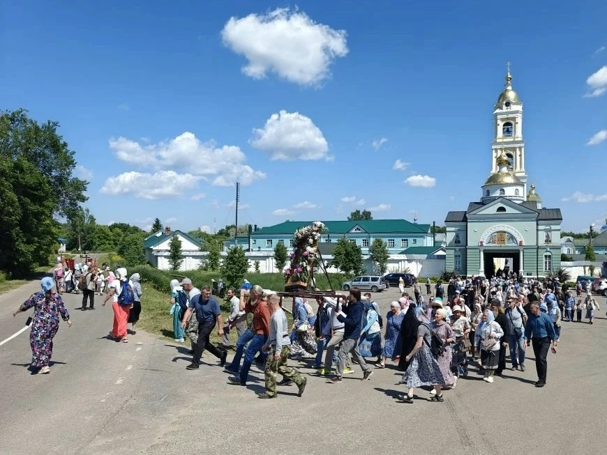 В Нижегородской епархии начался традиционный крестный ход с Владимирской Оранской иконой Божией Мате