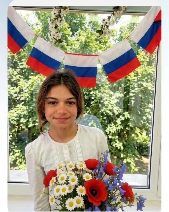 Азарян Ануш, 4 класс,  участвует в Всероссийской Акции" Окна России"

#ДвижениеПервых
#ОкнаРоссии
#Д