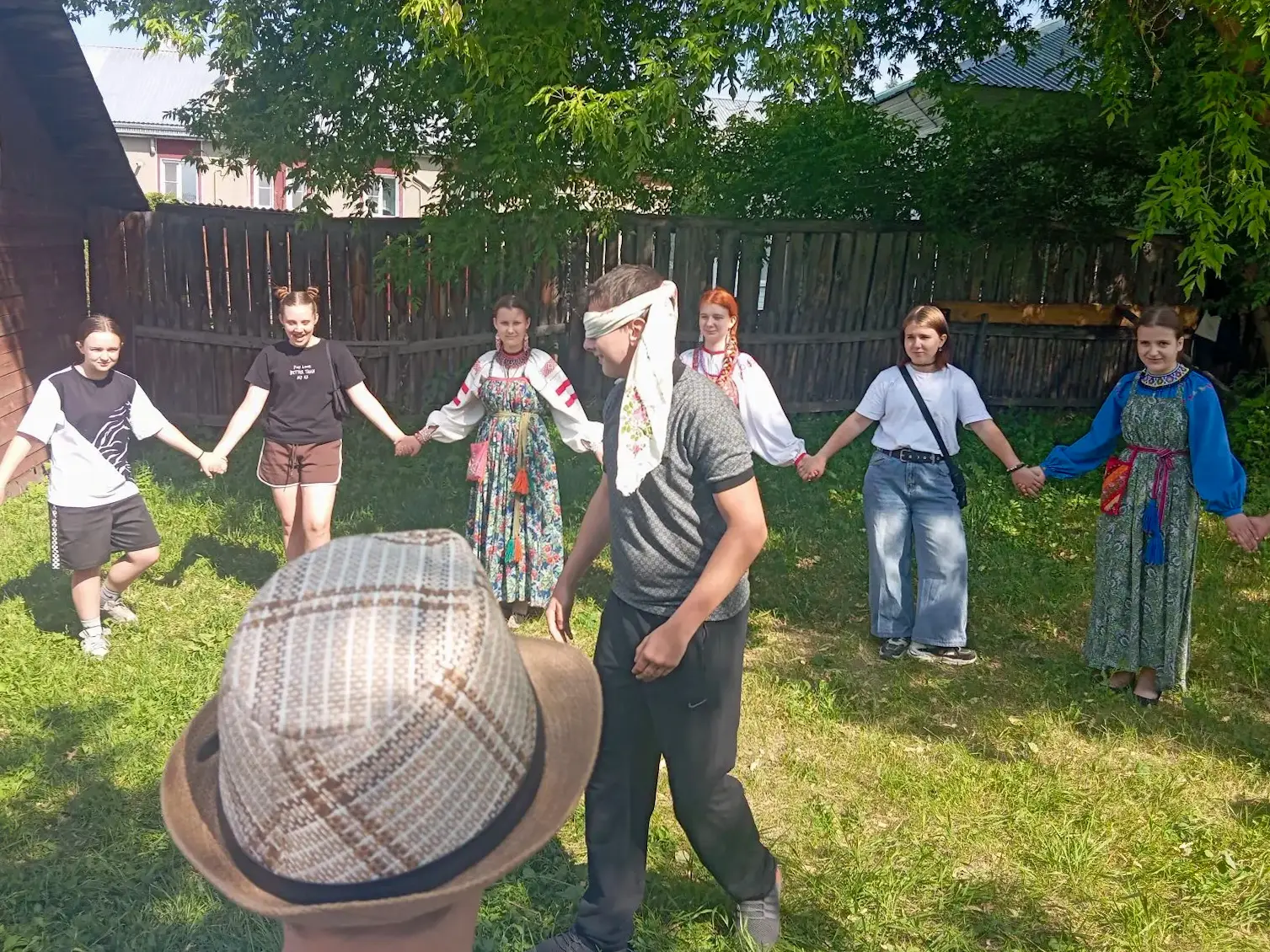 🍃 В пришкольном лагере прошла игровая программа, посвящённая народным играм

Очередной день в лагер