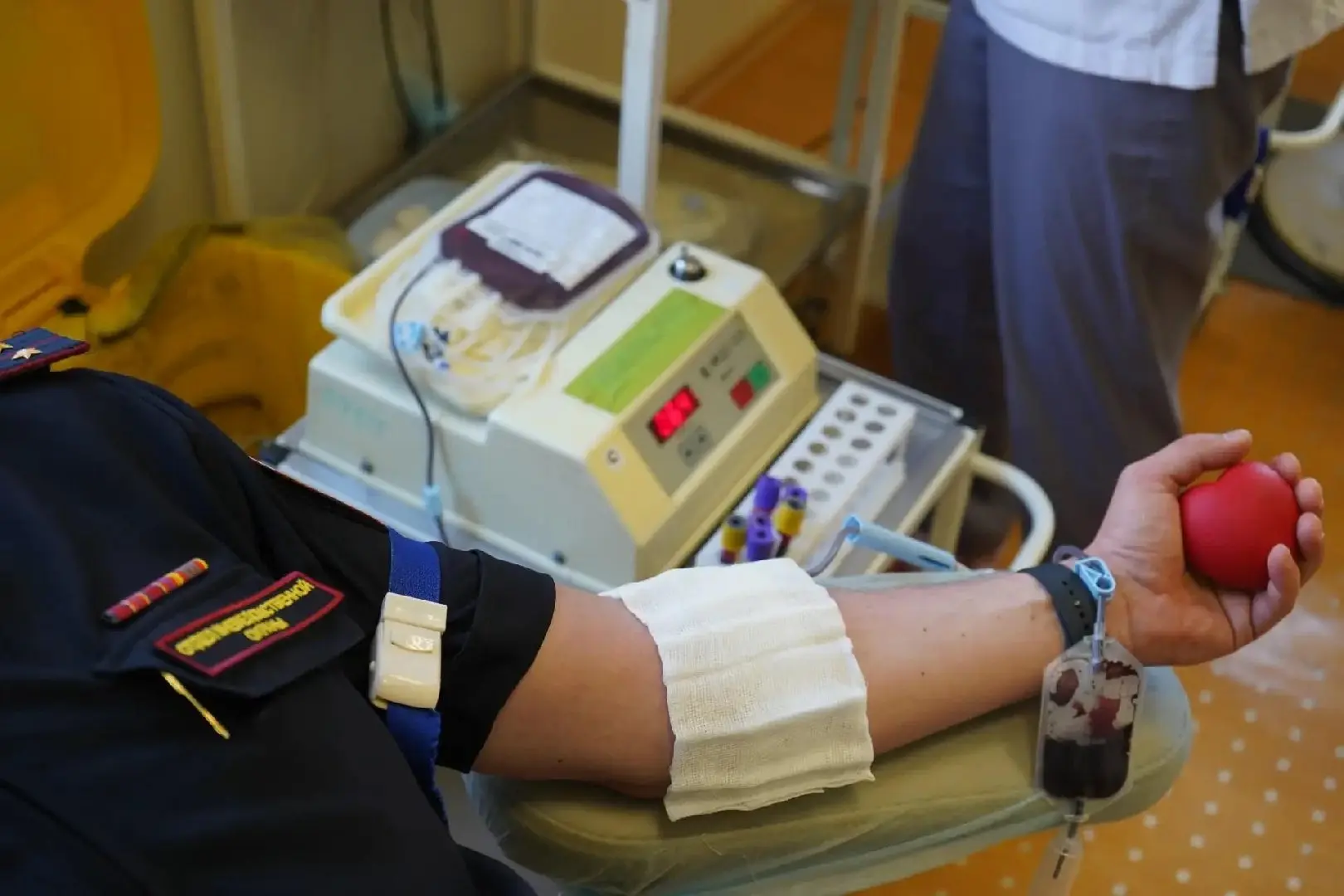 💉🩸Росгвардейцы сдали 14 литров крови в Красногорске ко Дню донора.

Всего в этом добром деле приня