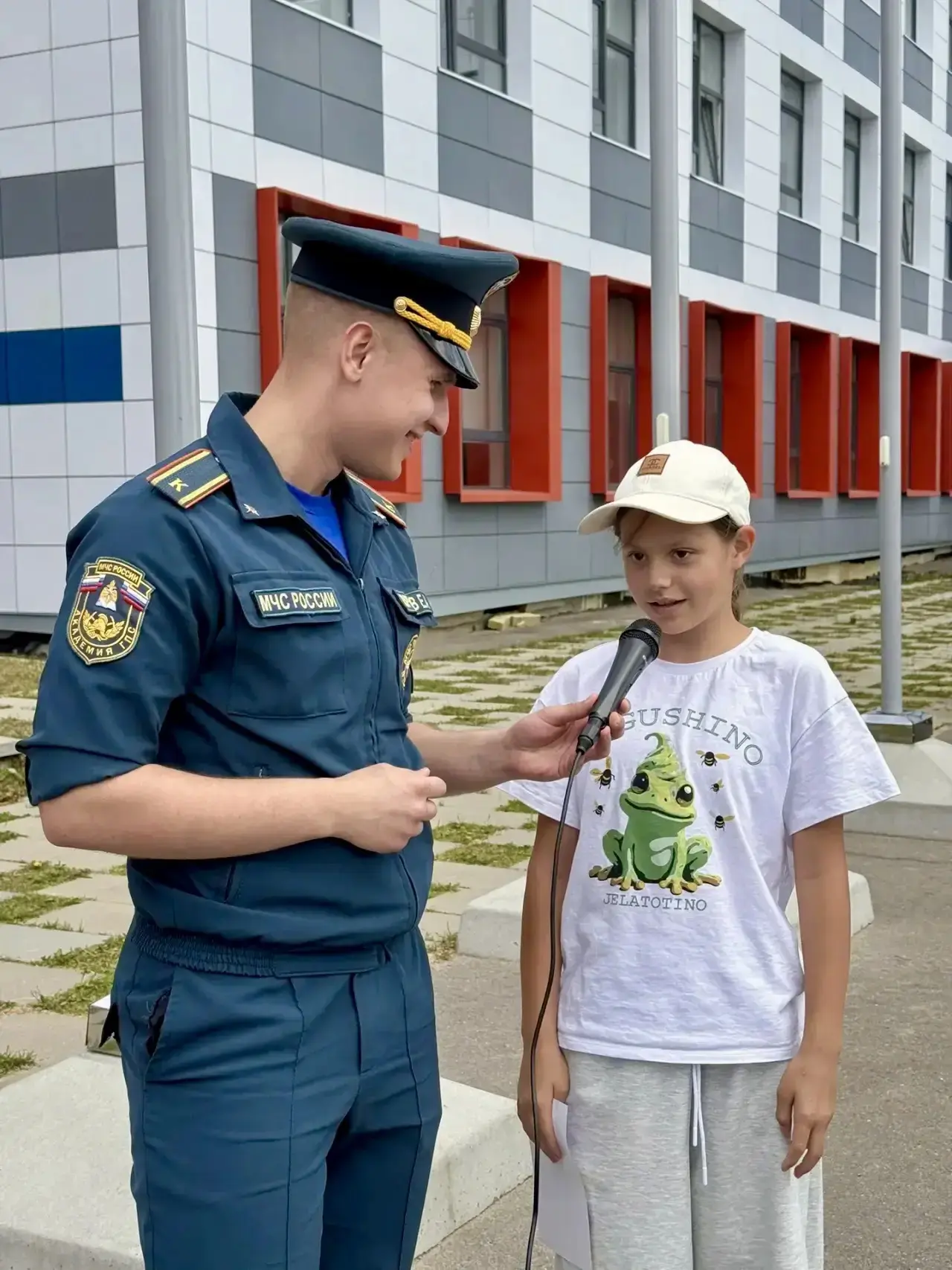 🚒 Сегодня лагерь «Перспектива» посетили сотрудники МЧС, которые провели для ребят познавательную вс