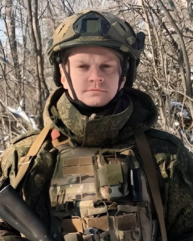 🇷🇺Своих не бросают: боец спас раненых товарищей под огнём врага 🙏🏻

Под шквальным огнём противни