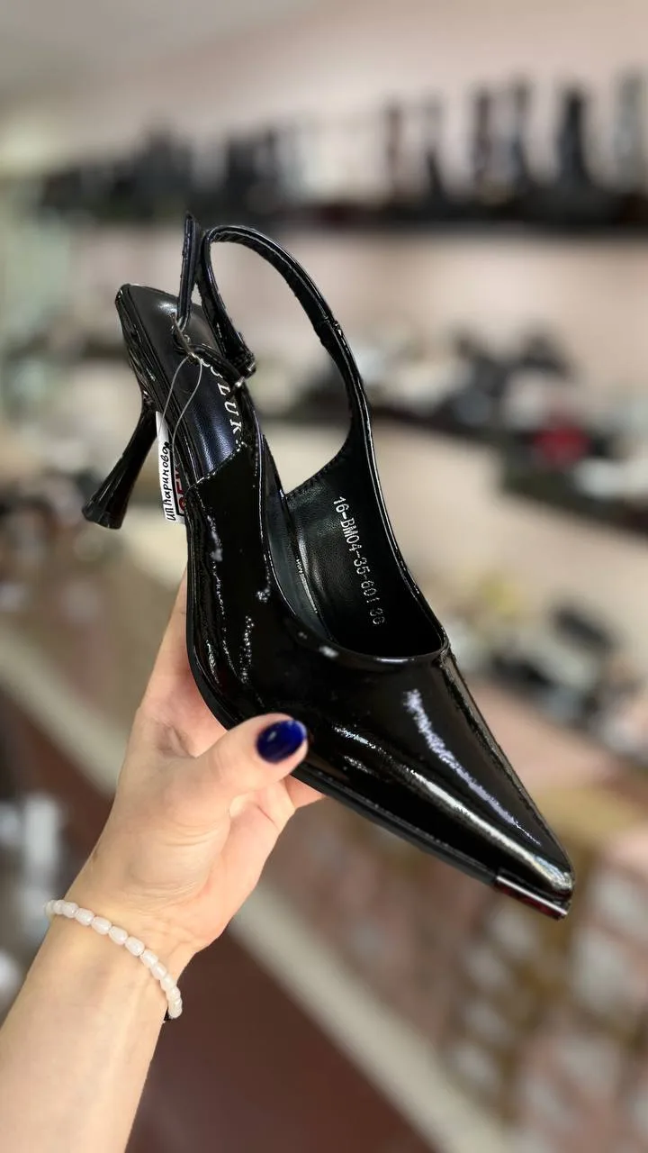 Огромный выбор босоножек ‼️

Цены и размеры уточняйте .

"ОБУ👠ВЬ" ул.Советская,10

+7(959)222 00 77