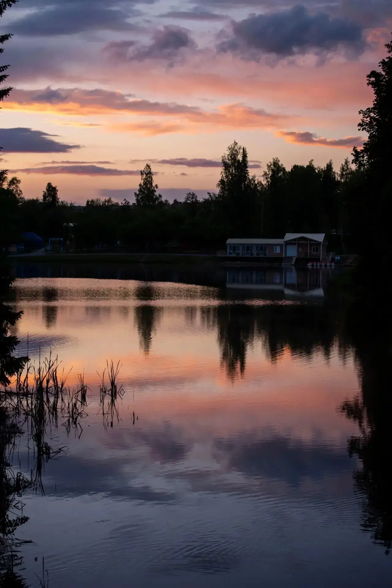 Закат на городском пруду в Чусовом 

Фото: Сергей Злобин