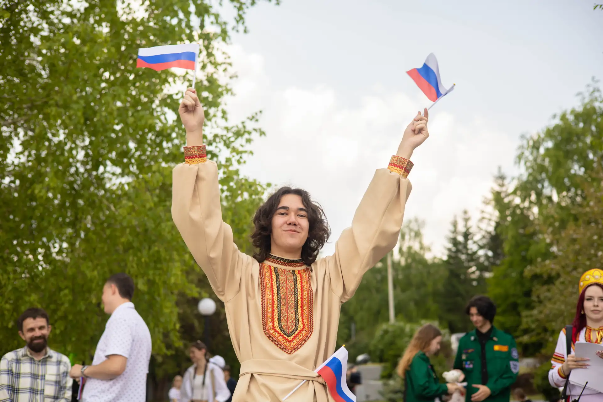🇷🇺 В аграрном подвели итоги учебного года и встретили приближающийся День России!

Площадь перед И