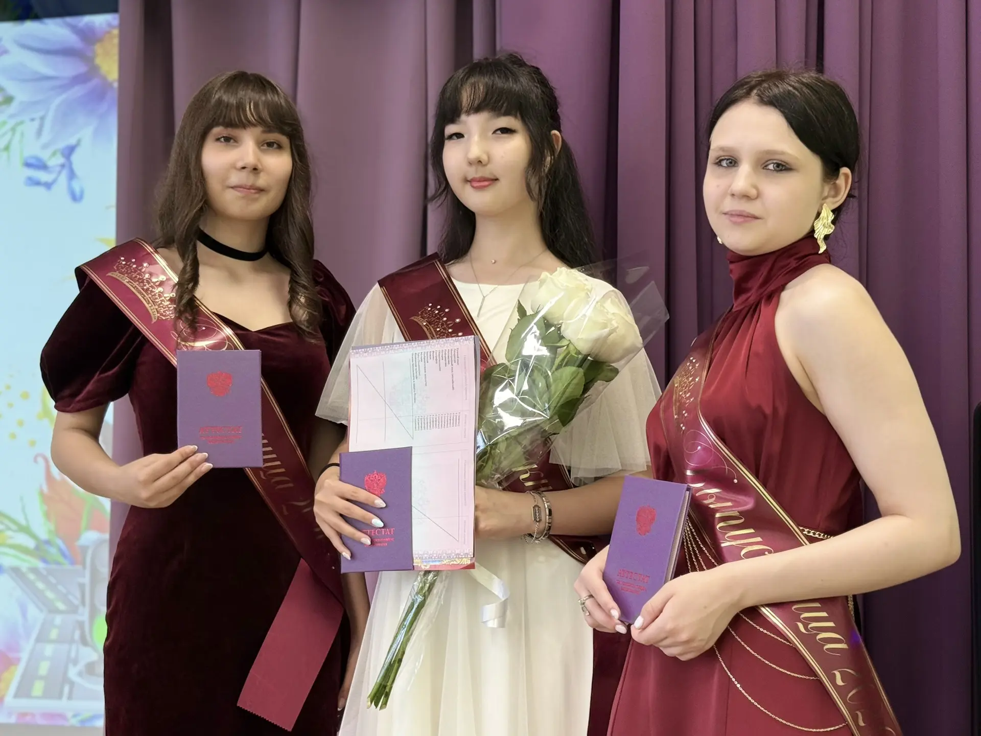 🎓ПЕРВЫЙ ВАЖНЫЙ ИТОГ

До этого дня многое измерялось оценками, уроками и экзаменами. Но наступает мо