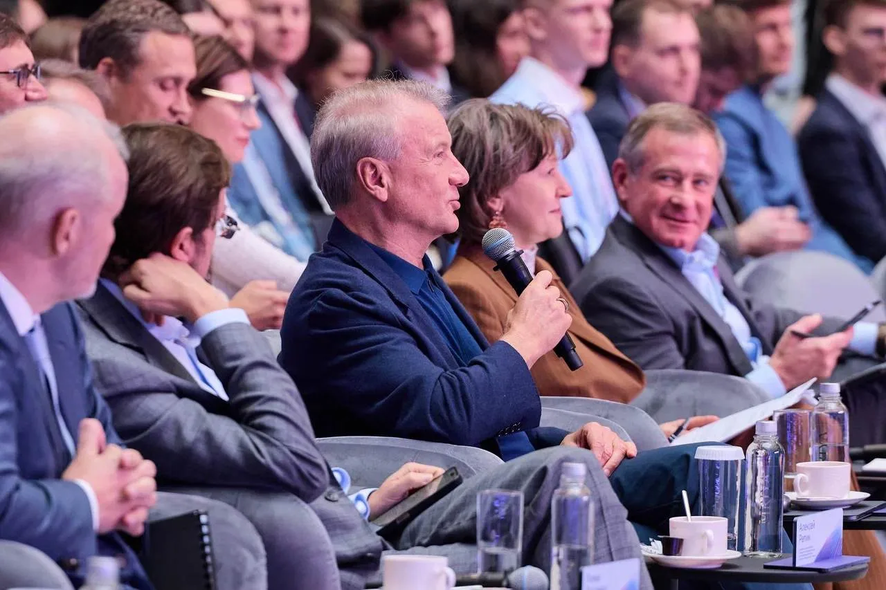 ...а вот как раз о том, как нас представил г-н Ведяхин на неподражаемом SBER Startup Summit и кратко