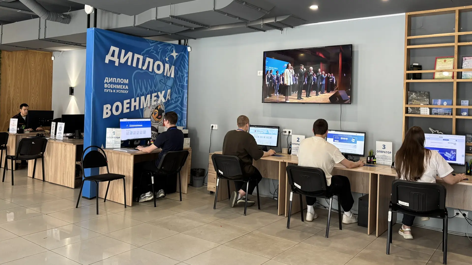 Во всех вузах страны сегодня началась приемная кампания 2026/27

В этом году студентами российских в