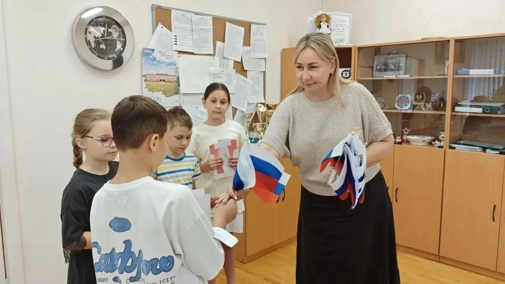 В преддверии Дня России в нашем пришкольном лагере "Малышок" прошли разнообразные мероприятия, котор