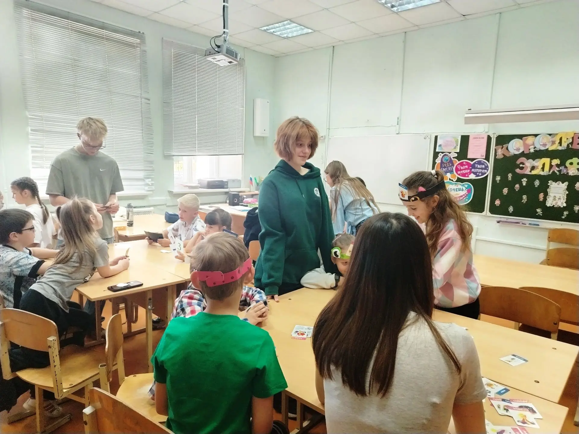 👫 Команда проекта Клуб офлайн-общения подростков в гостях у ребят из пришкольного оздоровительного 