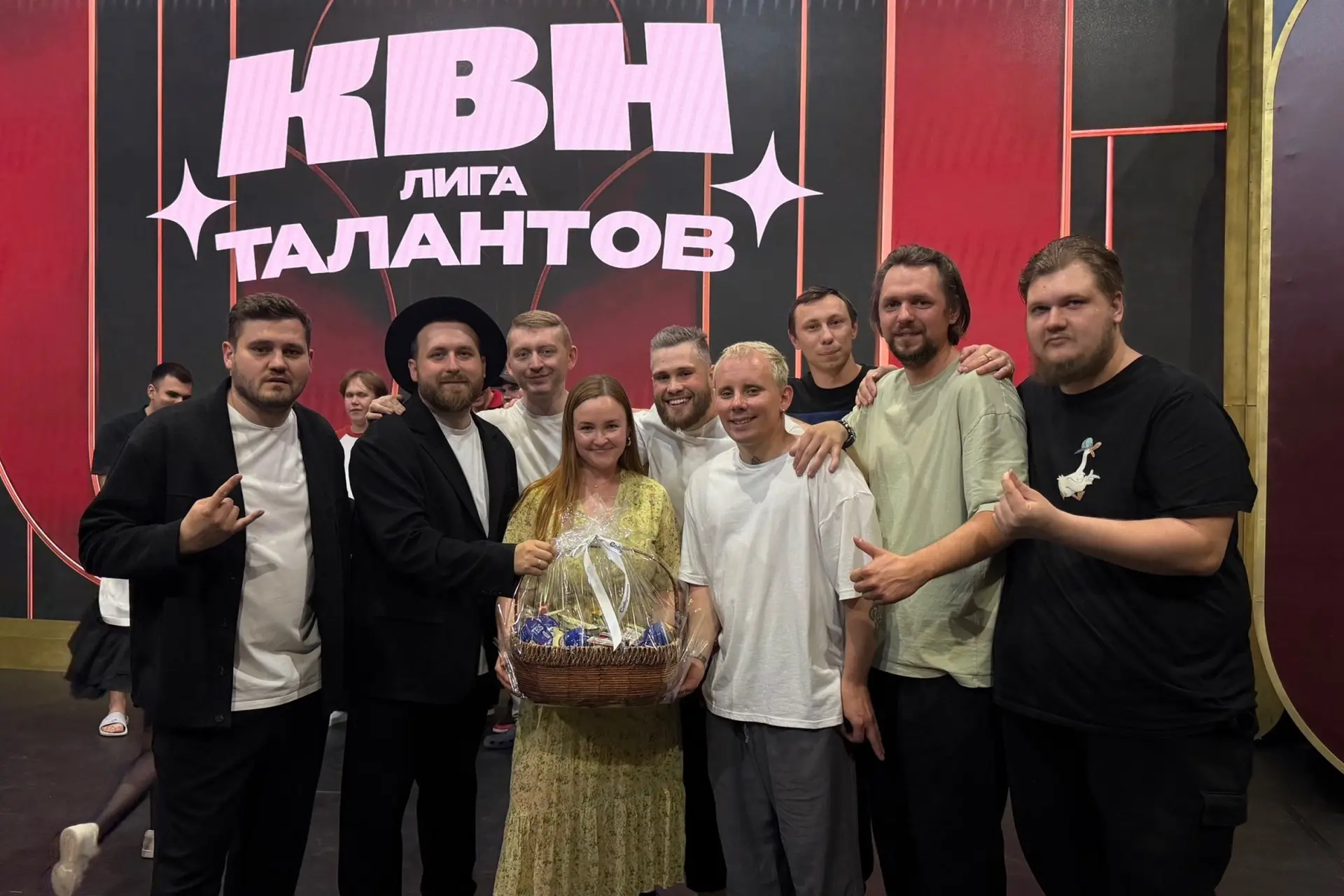 🔥 Наши в Москве

В Открытом московском турнире команд КВН «Лига талантов» приняли участие 2 команды