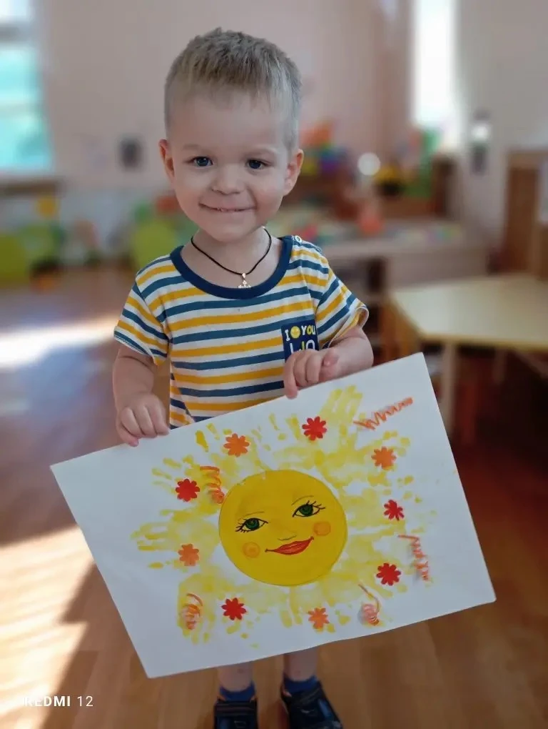 🖌️Для малышей нет ничего увлекательнее, чем рисование! 
Особенно когда можно макать пальчики и ладо