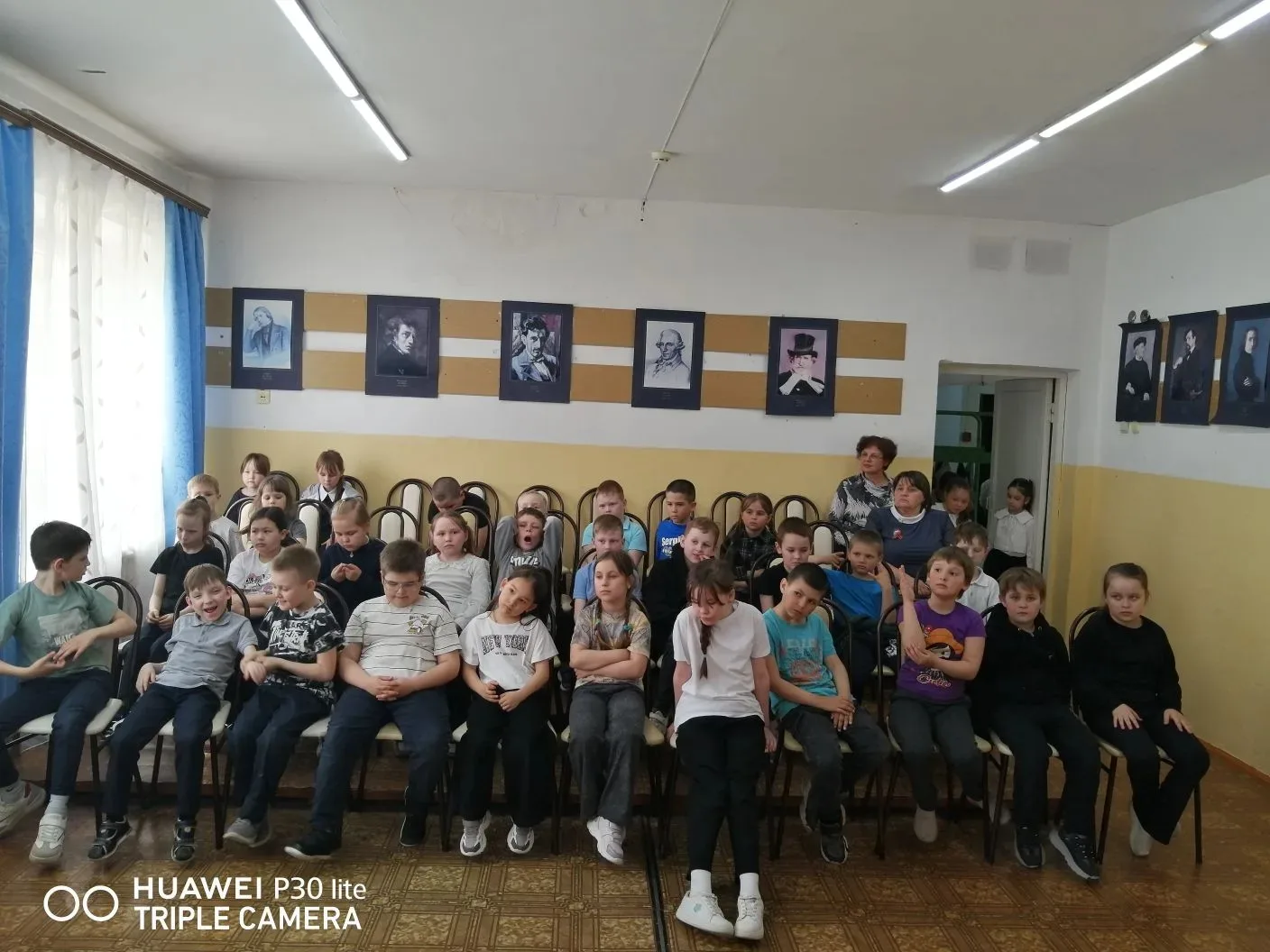 6 мая к нам в музыкальную школу пртходили первоклассники образовательной школы, а 7 мая старшая и по