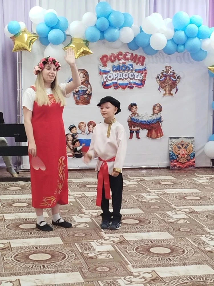 В детском саду музыкальный руководитель Л. В. Кашина провела традиционное развлечение, посвященное Д