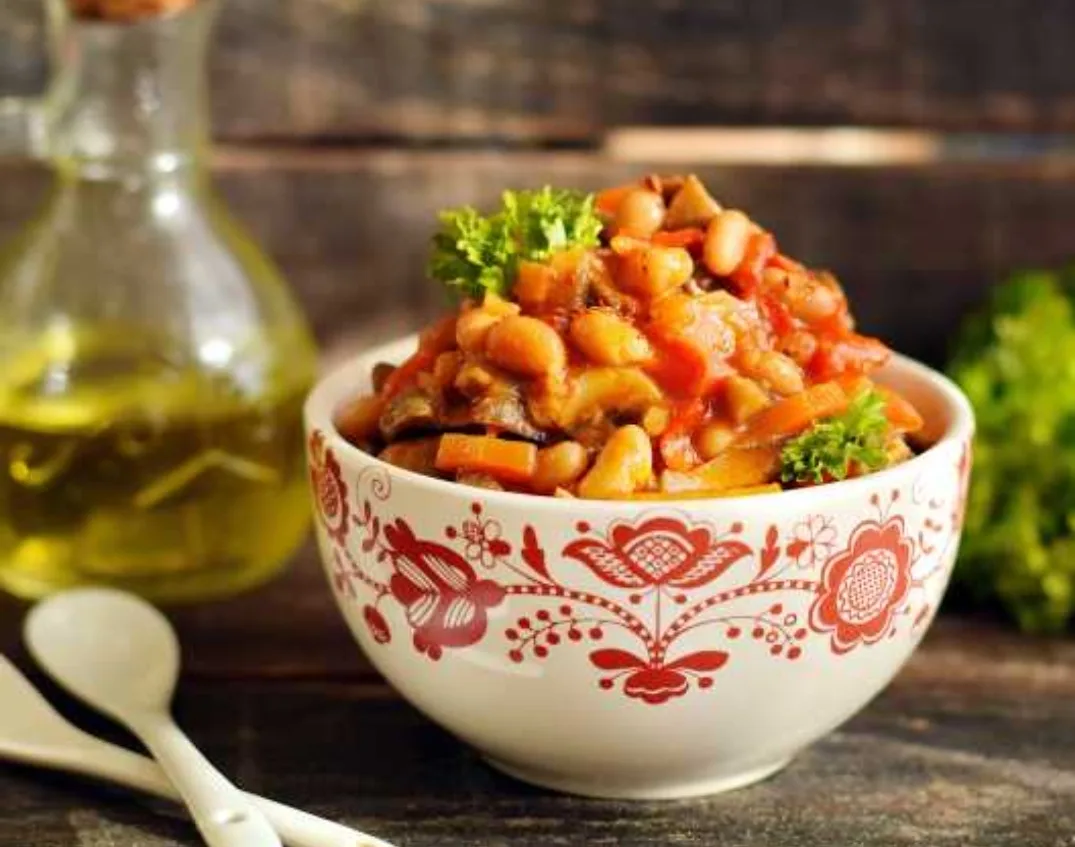Фасоль с грибами по домашнему. Готовить быстро и просто, а получается вкусно. Для приготовления вам 