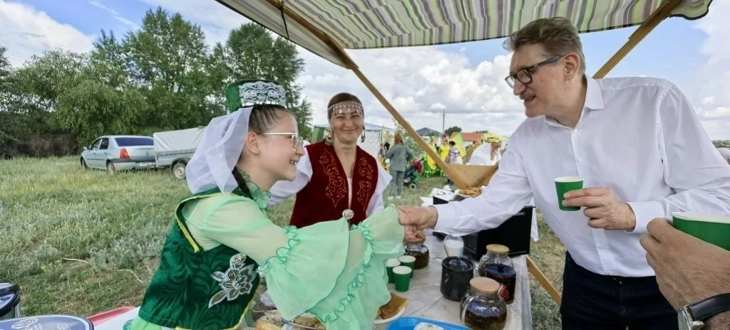 Яркий Сабантуй прошёл в Соль-Илецке! 🌾🏇

В минувшие выходные я побывал на настоящем празднике друж