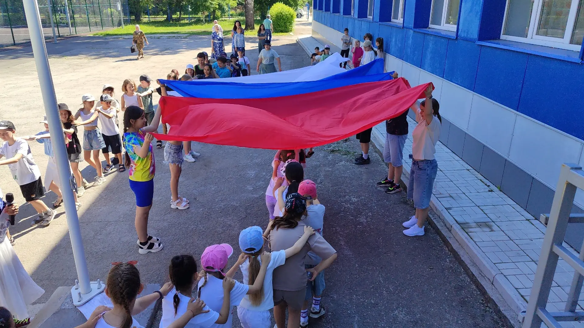 🇷🇺 В преддверии Дня России в нашем школьном лагере прошла патриотическая программа «Моя Родина»!

