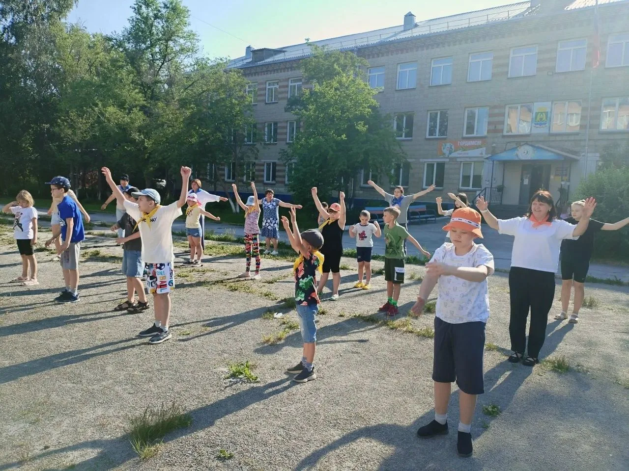 📆 Тринадцатый день в лагере дневного пребывания: Путешествие в мир устного народного творчества! 
С