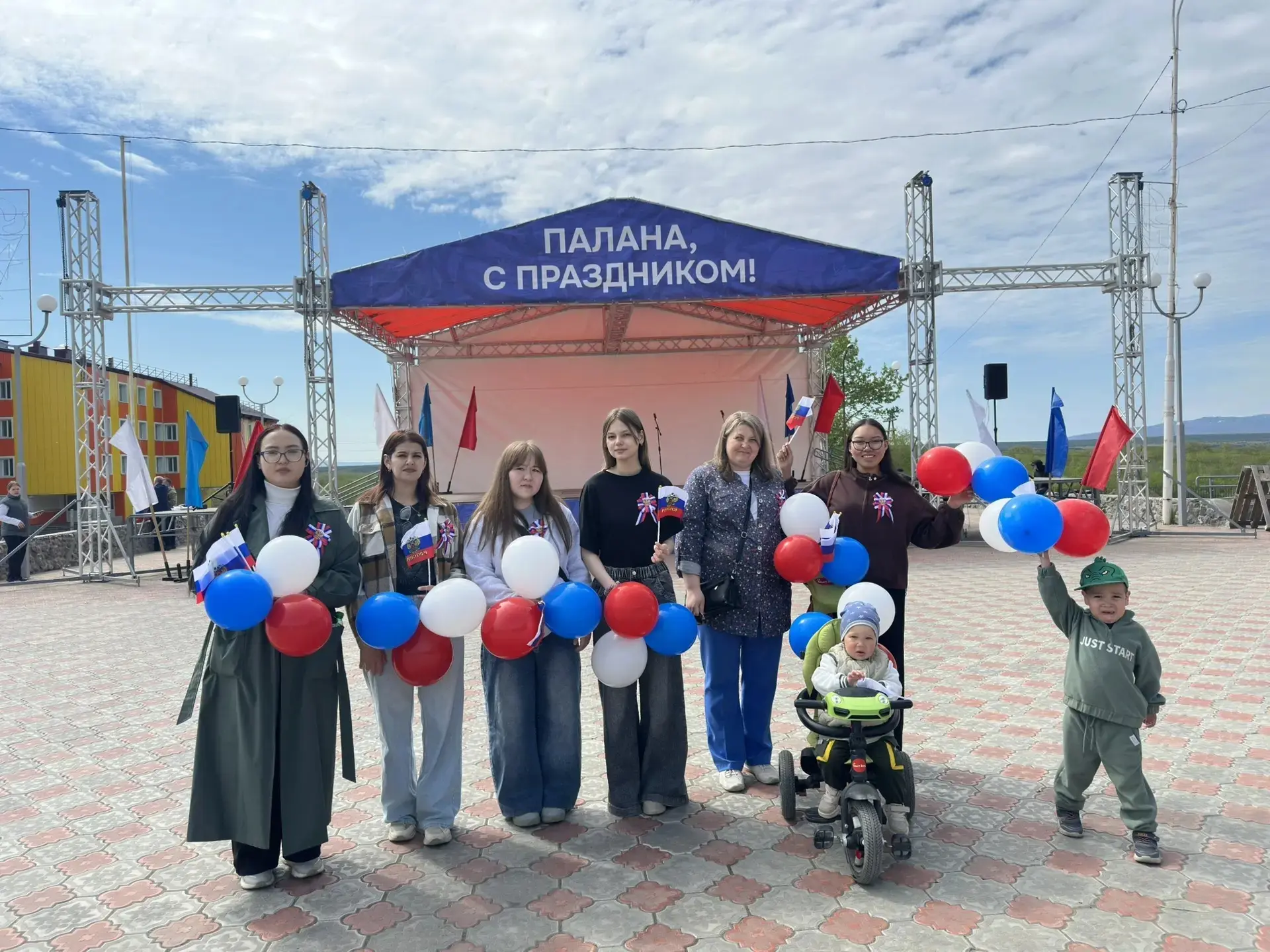 С Днём России!

Студенты и сотрудники филиала ГБПОУ КК «КМедК» приняли участие в митинге в честь Дня