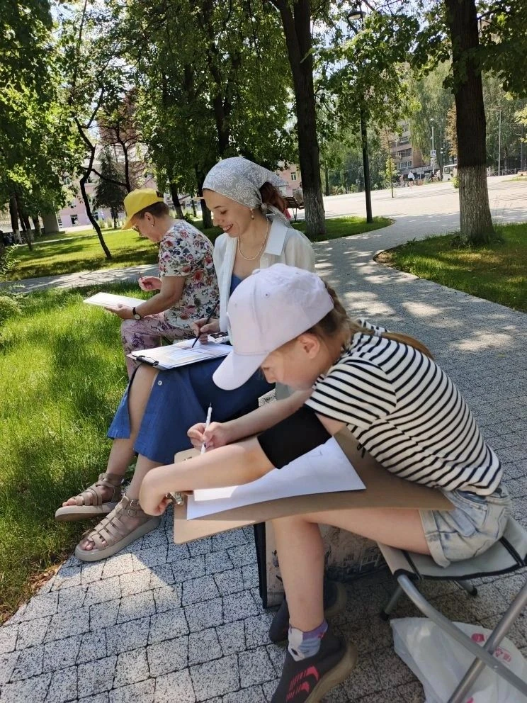 🎨Пленэры продолжаются — творчество в движении!🎨
Сегодня наши студии вновь вышли на пленэр — и выбр