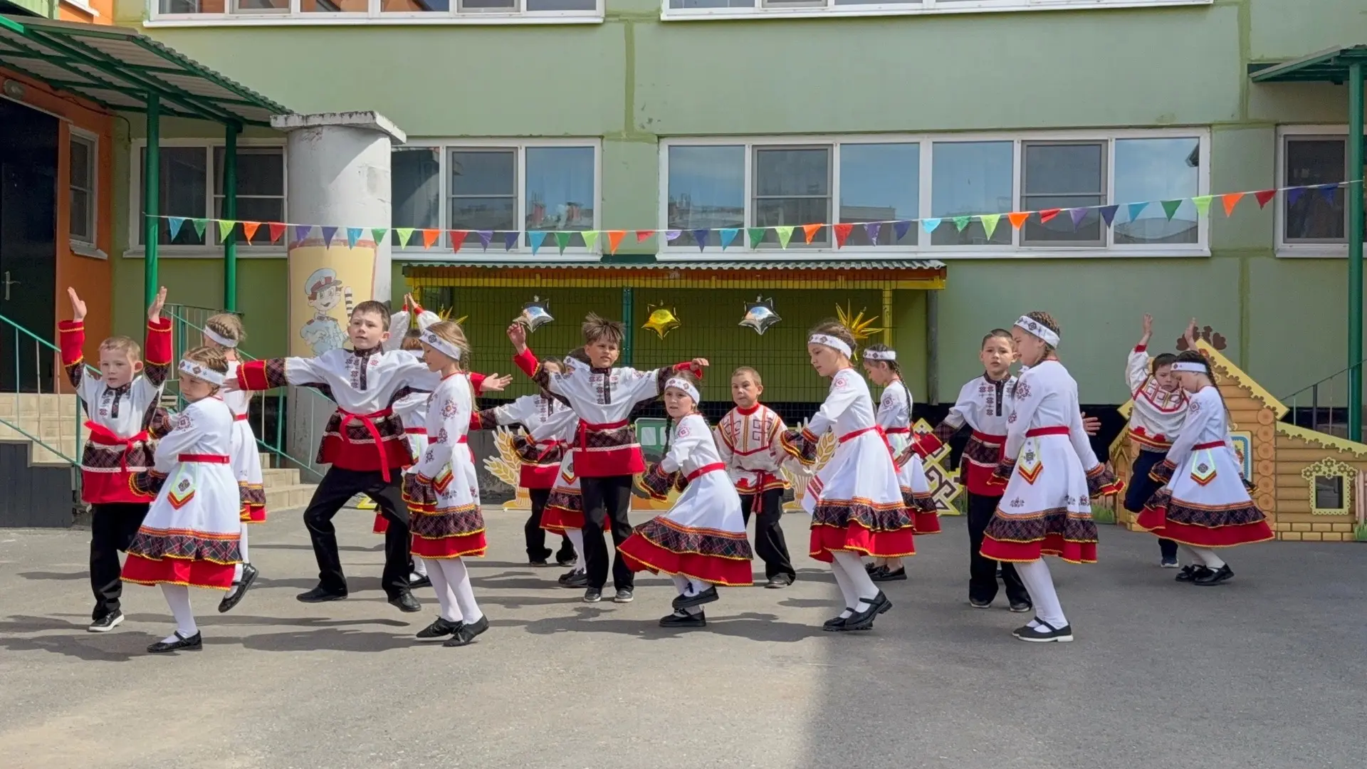 🎶 «Мелодия Акатуя» — праздник, который объединил сердца! 🎶

В нашем детском саду прошёл незабываем