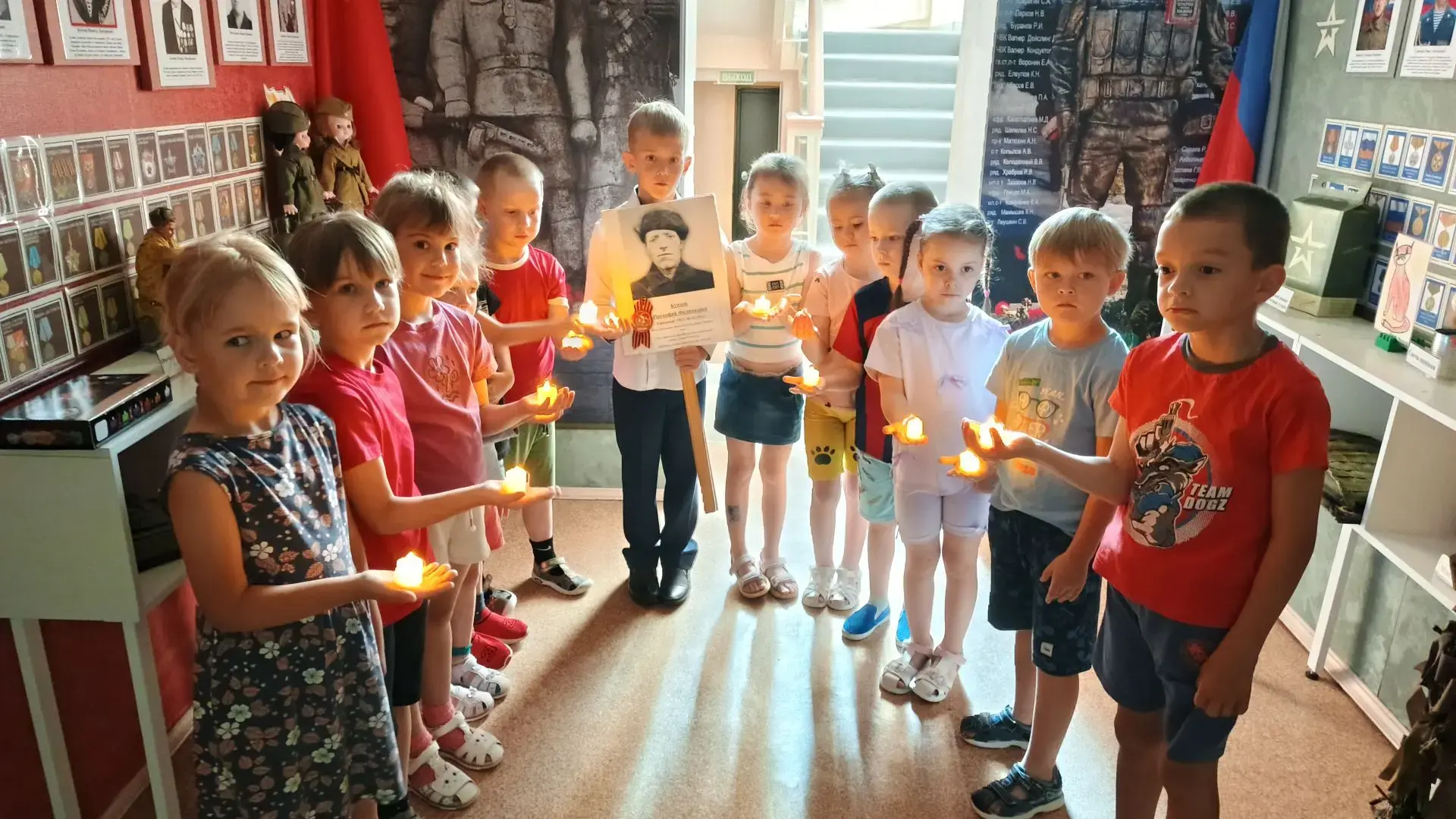 Сегодняшний день в подготовительной группе «Звездочка»  прошла беседа «День памяти», посвященный одн