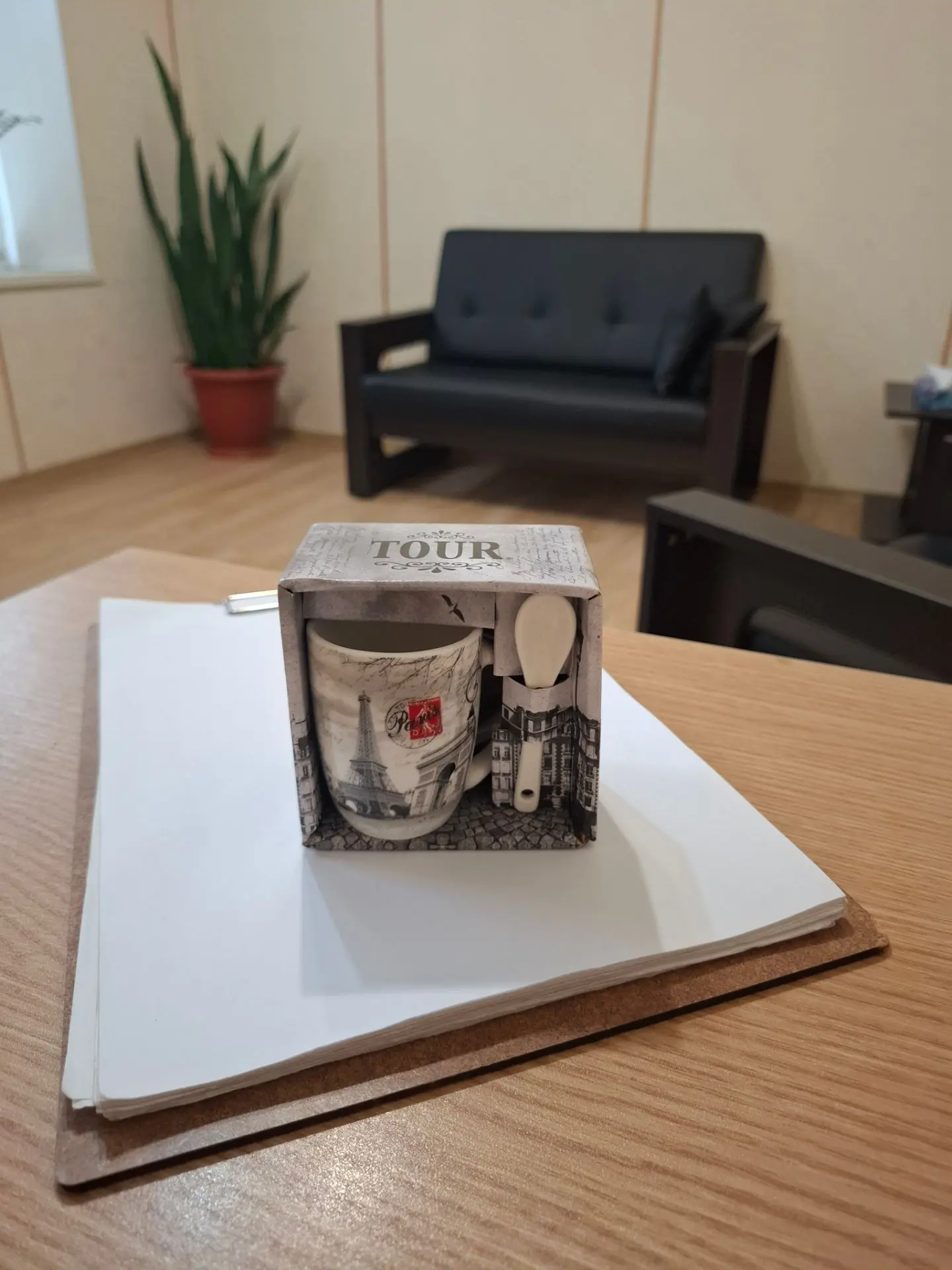 Из Парижа и прямо ко мне в кабинет🙂
Можете считать меня меркантильным, но очень люблю благодарных к