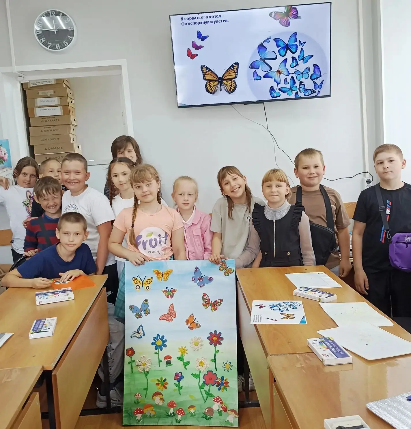 Как мы встретили лето? Творчески! ✨

Второго июня наша Детская школа искусств превратилась в настоящ