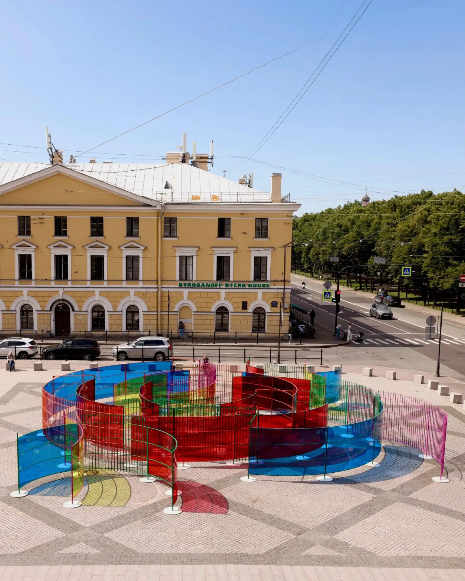 Яркий лабиринт в центре Петербурга ✨

🗓 до 27 сентября
📍 Исаакиевская пл., 1

В центре города появ