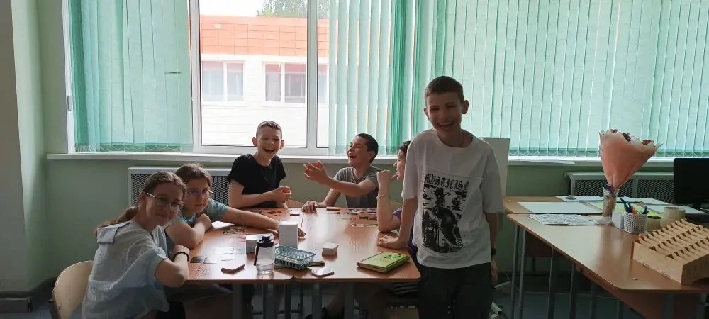 🚀 День четвёртый: Путешествие в мир профессий и искусства!

4 июня наш лагерь снова кипел энергией 