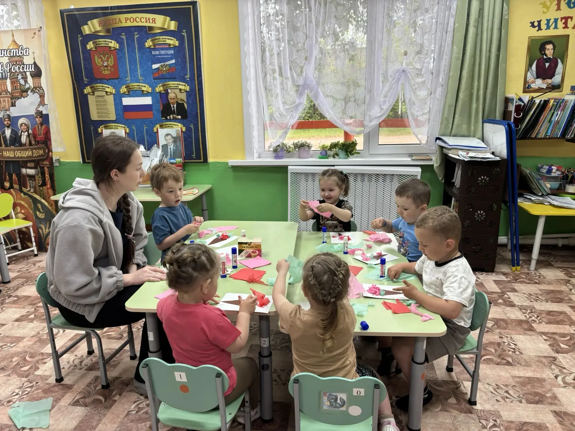 🎉 День мороженого в нашем ДОУ! 🍦

Сегодня у нас было по‑настоящему сладкое настроение! Воспитанник