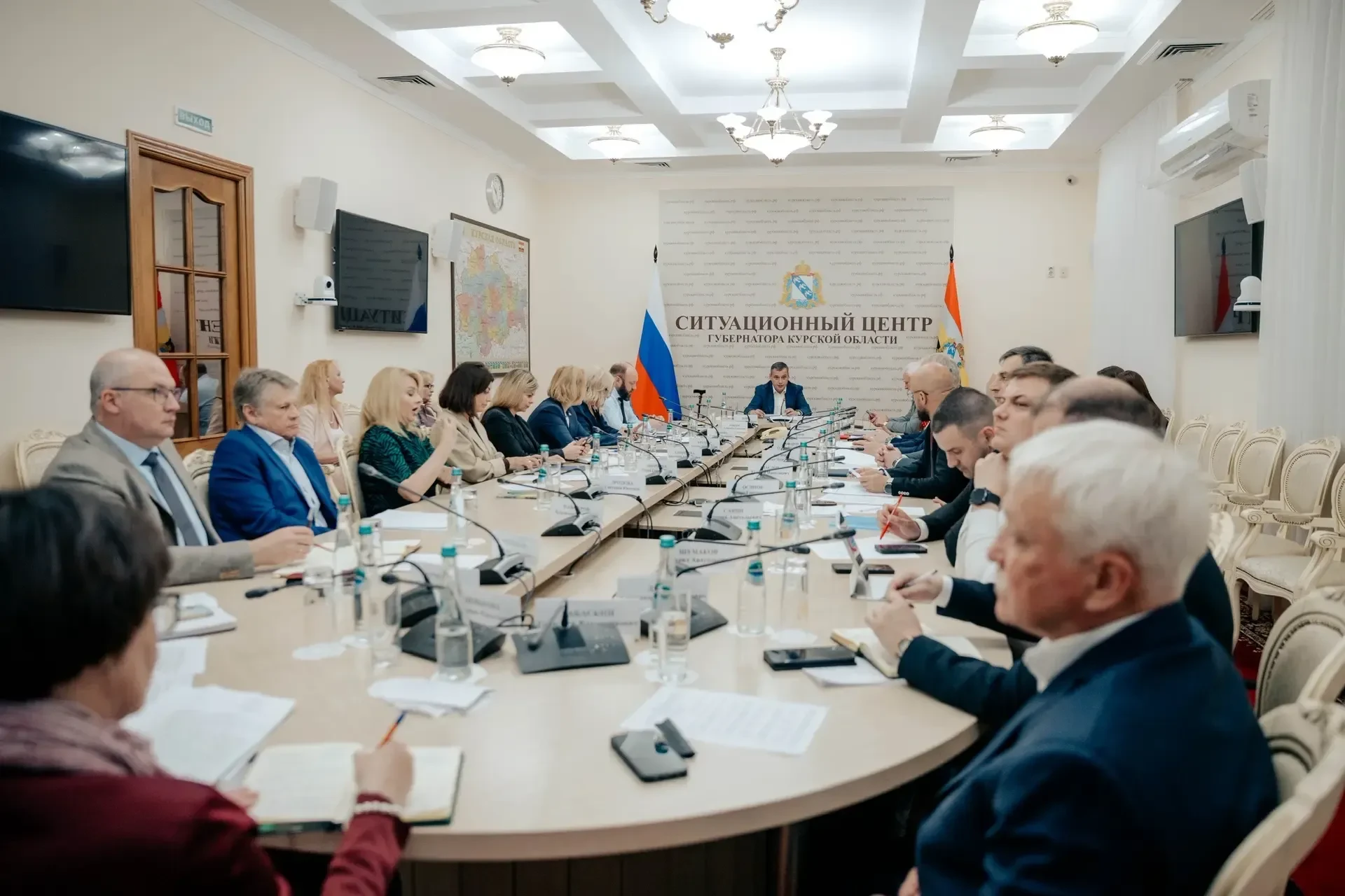 ✅ Рабочая неделя традиционно началась с участия в заседании Правительства региона — оно прошло в отк