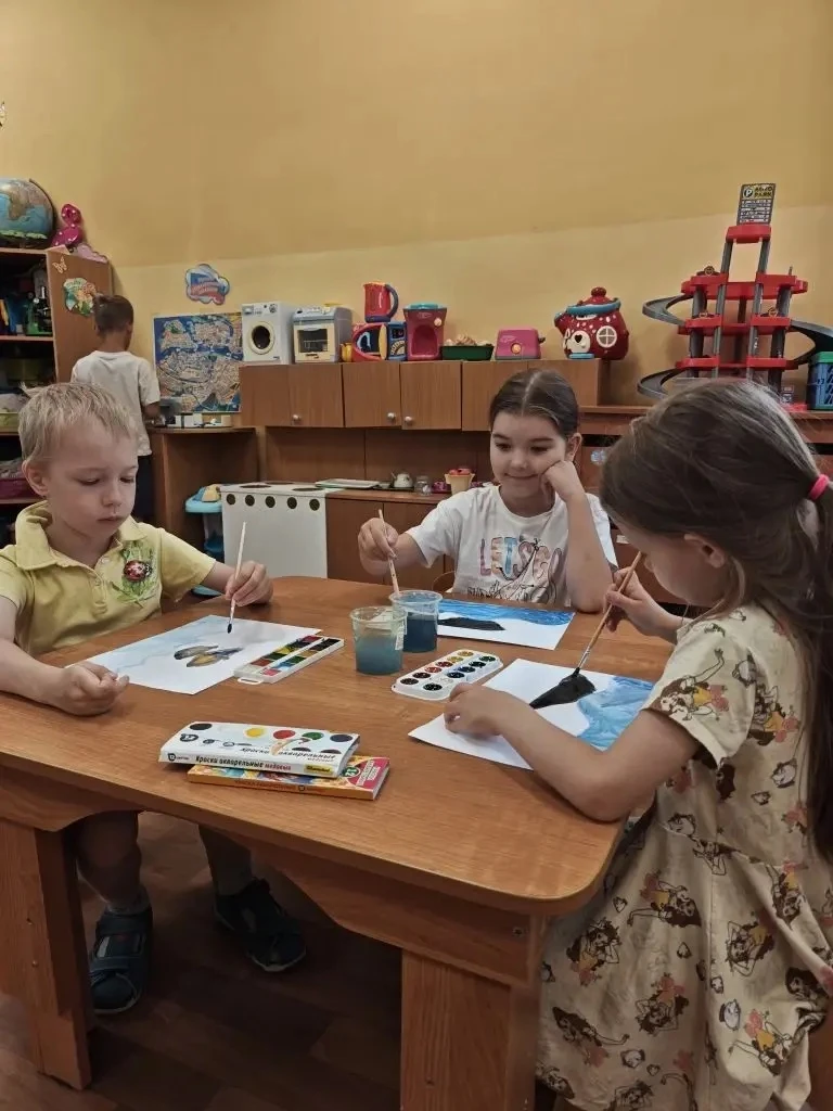 ⛵️ Сегодня в «Пчёлках» — полный штиль? Нет, полный парус! 😄

Мы посвятили этот день корабликам! Реб
