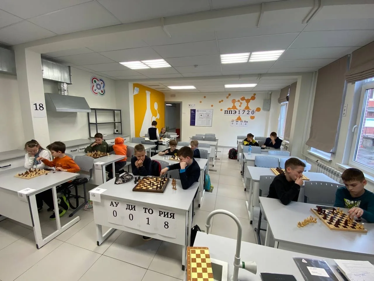 ♟️ Вчера в Кванториуме с размахом прошел шахматный турнир!
Благодарим всех участников за честную бор