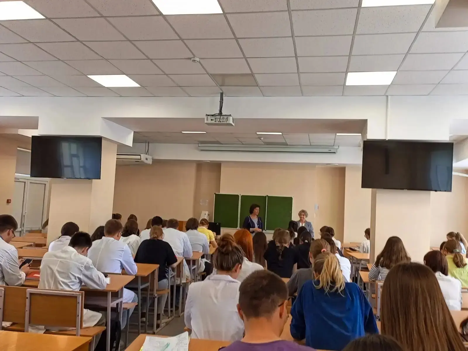 💥 Микробиология + психология

Студенты 2 курса лечебного факультета прокачали свои навыки на психол