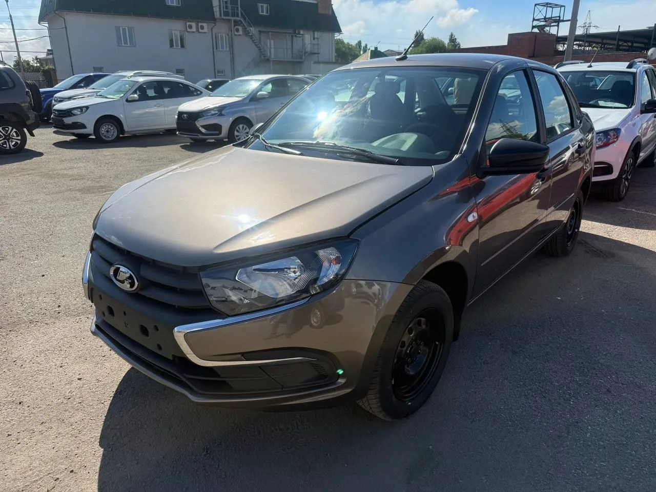 ́Автомобиль в наличии в Тольятти!
LADA GRANTA (Седан)
СТАНДАРТ ПЛЮС (90 л.с) 5МТ (ABS, EURO5, AIRBAG