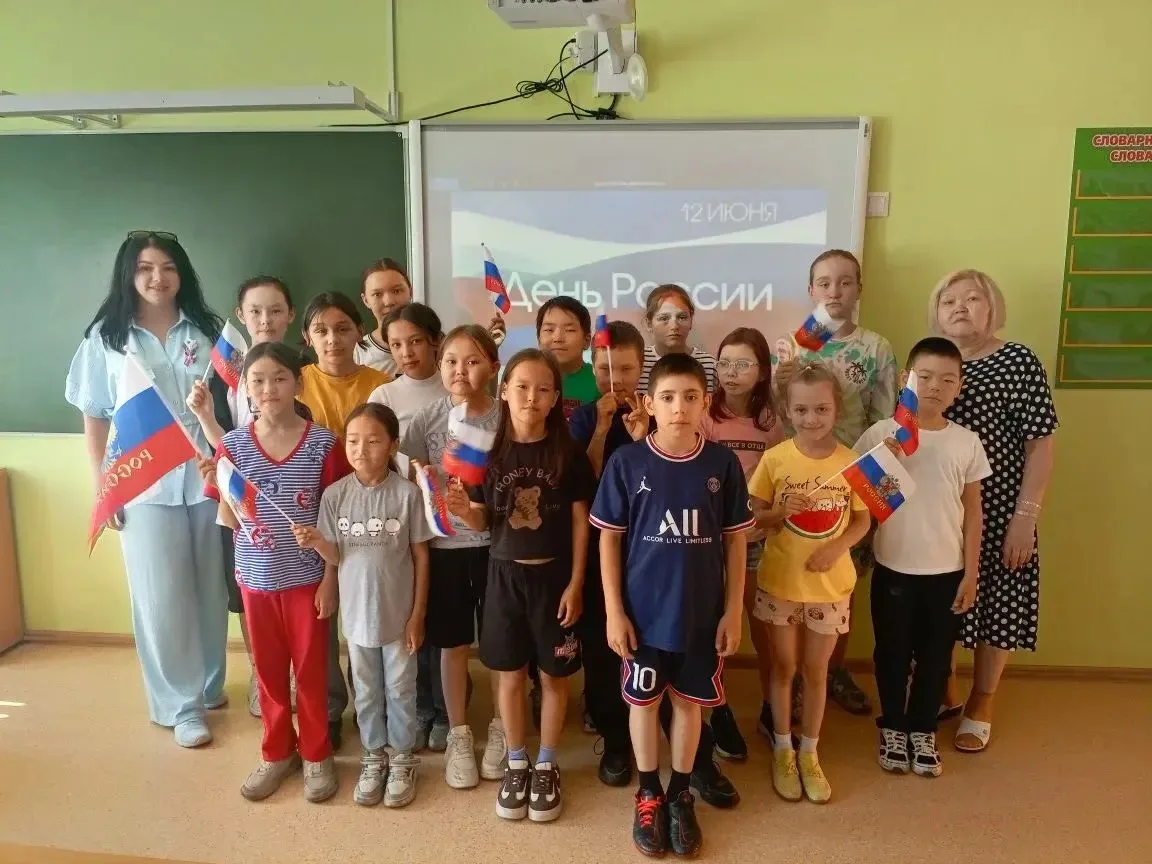 🇷🇺 В преддверии Дня России: как прошёл наш день в лагере! 🇷🇺

Накануне главного государственного