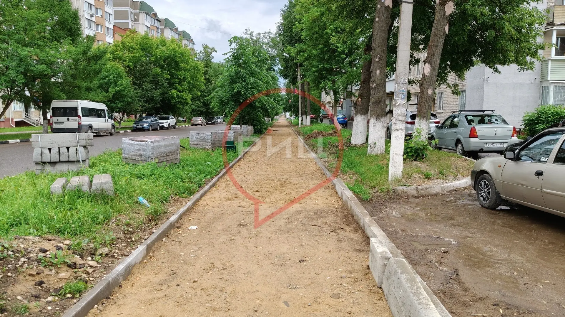 Балабановцы назвали тротуар на улице Лесной кошмаром!

Всё дело в том, что работа по укладке плитки 