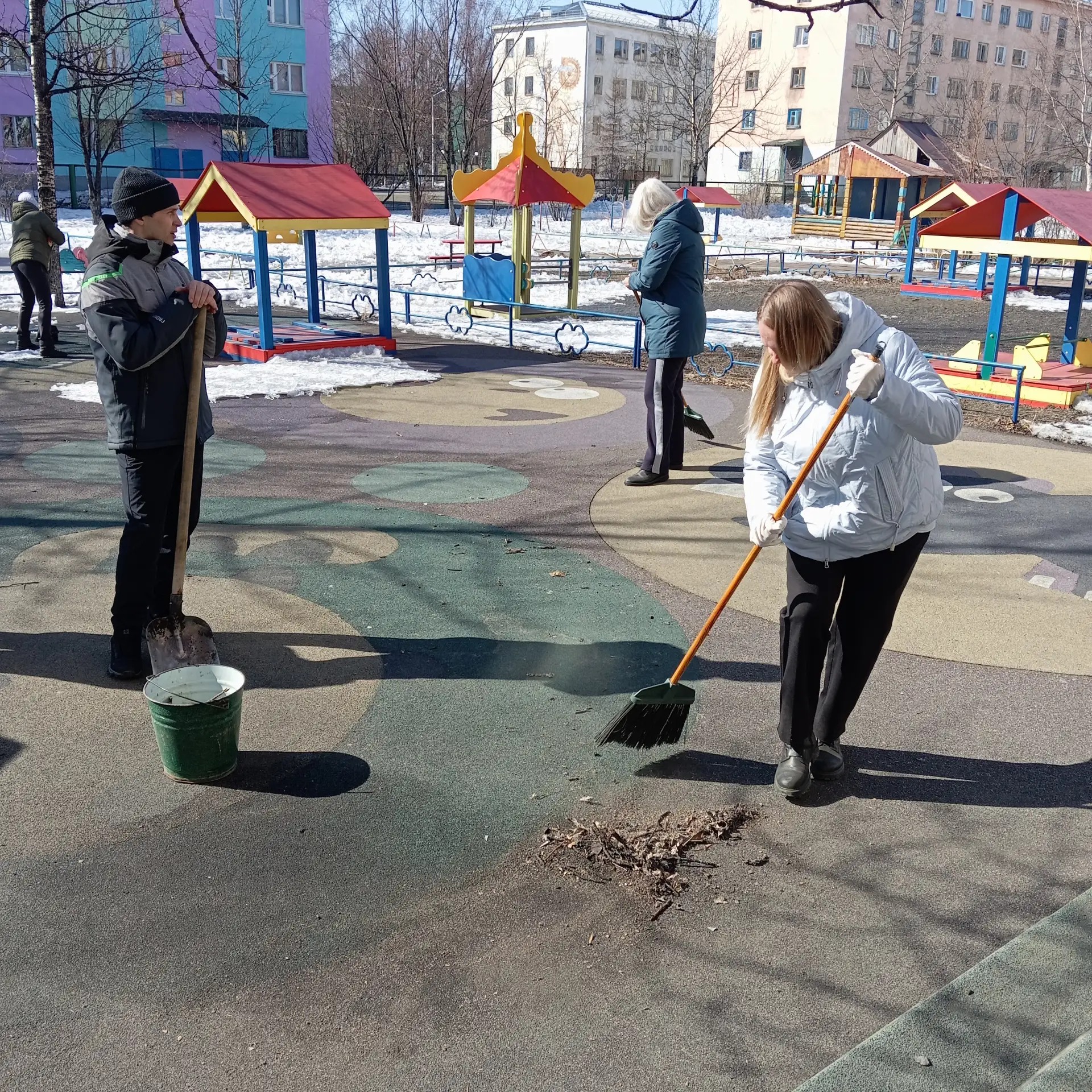 #ВсероссийскийсубботникЗачистоту—единой командой! 
Сегодня, 30 апреля, наш дружный коллектив ДОУ выш