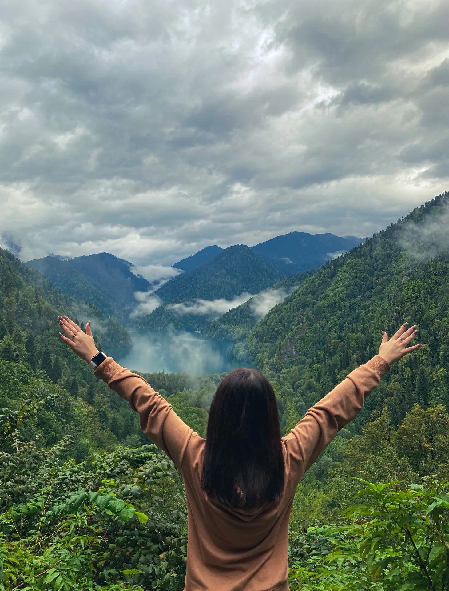 ⛰️ХОЧУ В ГОРЫ! КУДА ПОСОВЕТУЕТЕ ПОЕХАТЬ НОВИЧКУ? 

Всем добрый день! 🌞 
Очень часто читая программы