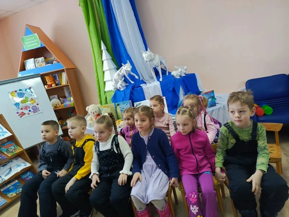#Образование33#МуромОбразование
На улице Мороз. А в детской библиотеке уютно и тепло. Ведь там мален