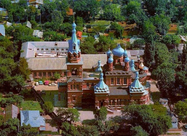Краснодар второй половины 90-х с высоты птичьего полета. Спасибо за фото фотографу Евгению Киселеву.