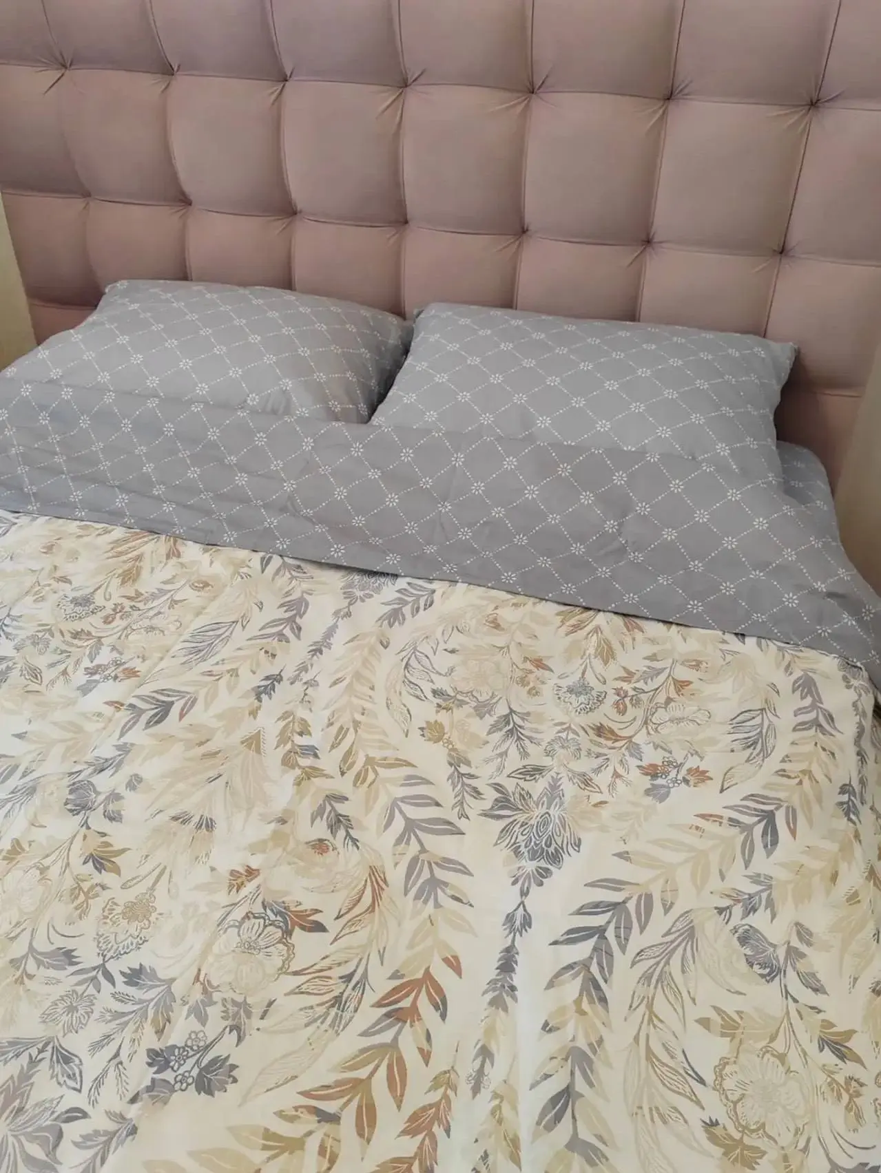 Обновила постельное бельё - выбрала  комплект VarFabric из поплина

Материал 100 % хлопок, мягкий, п
