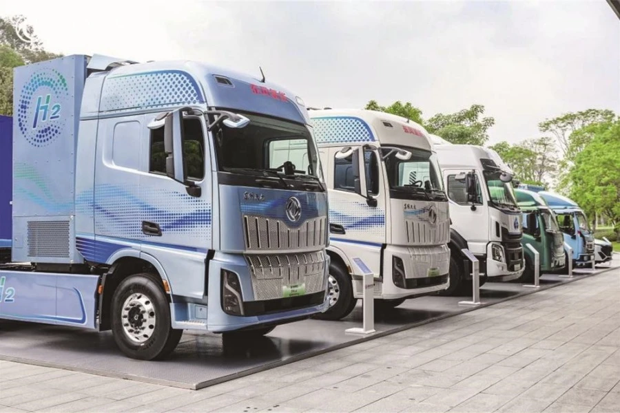 ⚡ Dongfeng презентовал водородный грузовик с запасом хода до 1700 км

Китайский автопроизводитель Do