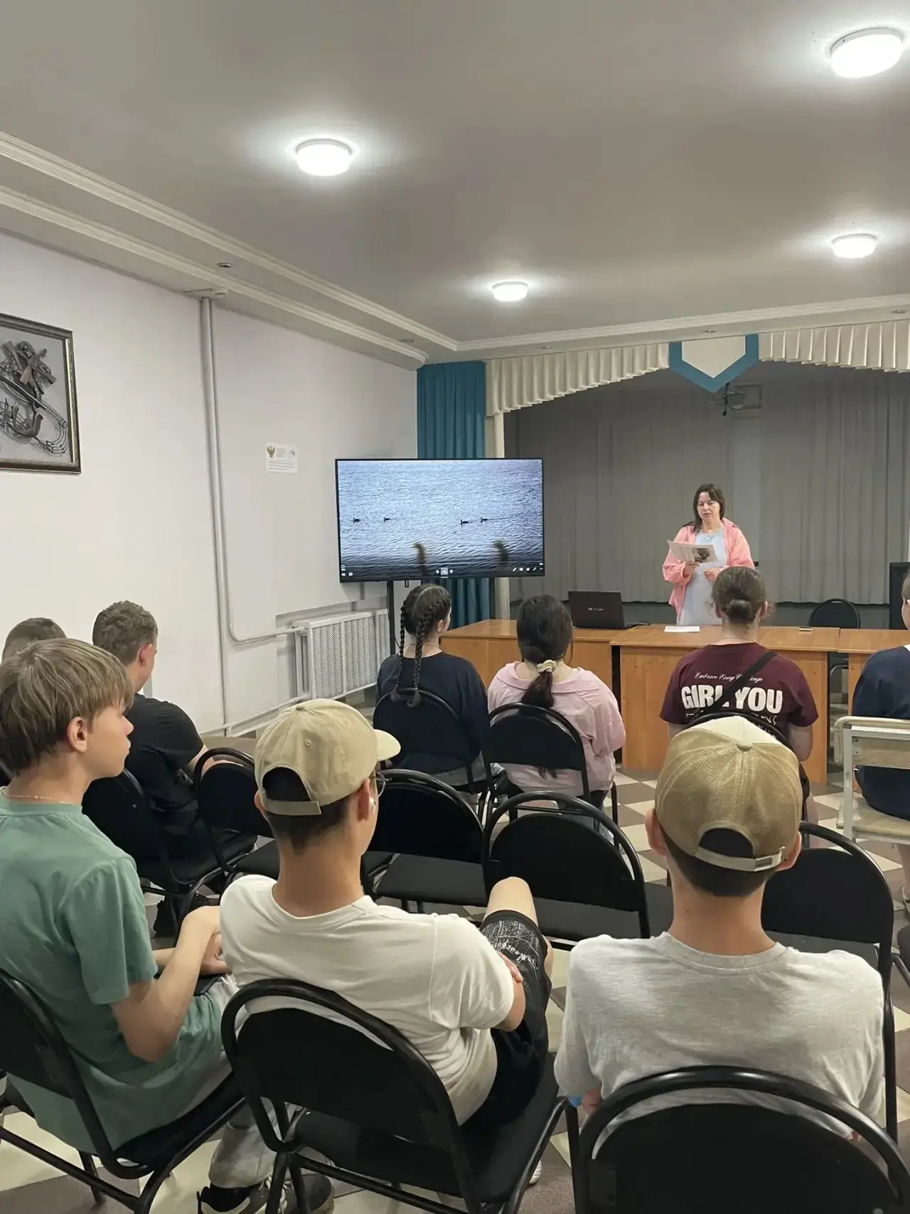 🧪 День 14: День науки
С утра — привычная работа, но с научным подходом: кто-то вычислял оптимальный