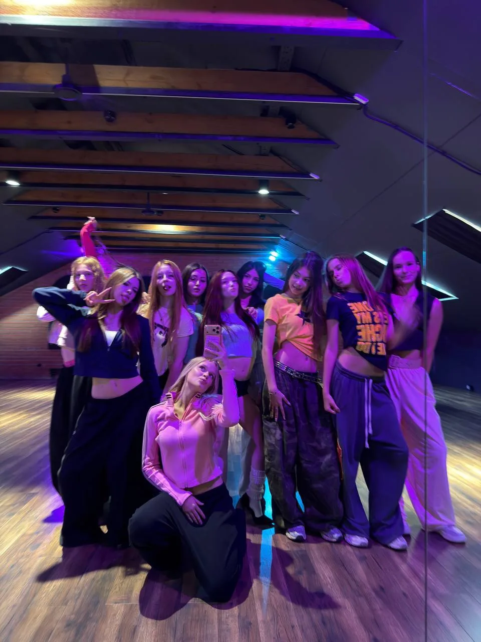 все бегом снимать ТАНЦЕВАЛЬНЫЙ ТРЕНД ПОД МОЙ ТРЕК 💜

https://vt.tiktok.com/ZS4NeNKSu/