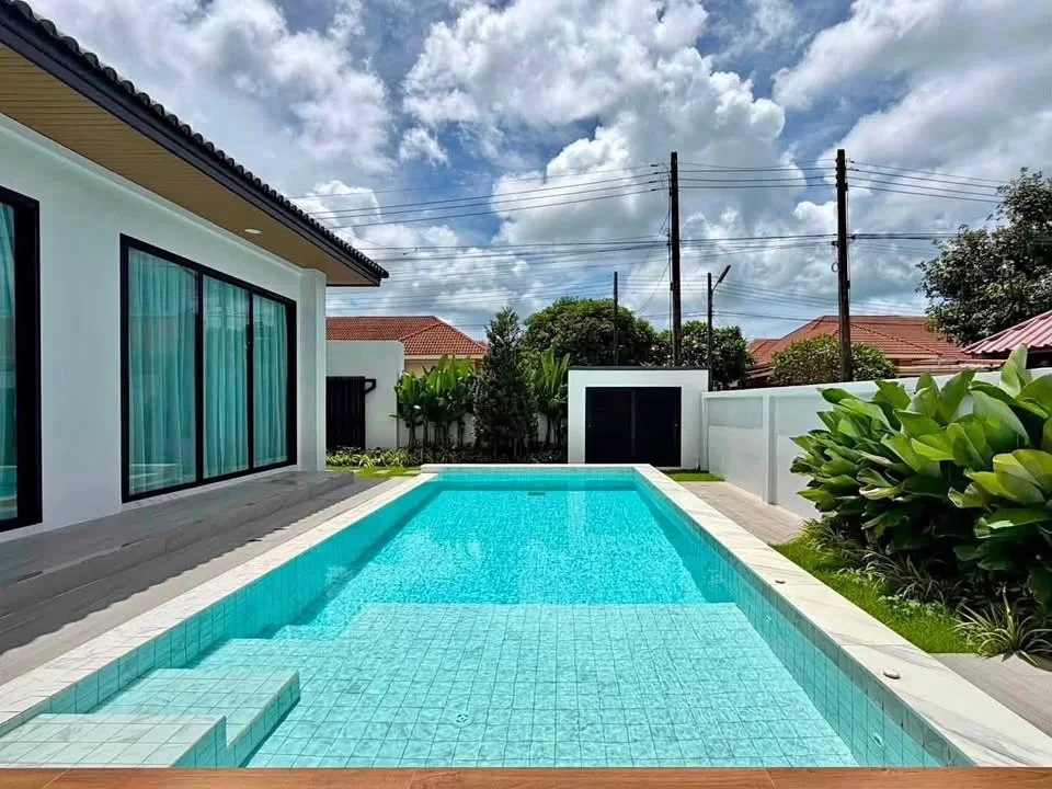 Вилла с 3 спальнями и бассейном в аренду в Chaofah Garden Home, Ко Кэо
🏠 Аренда недвижимости / Вилл
